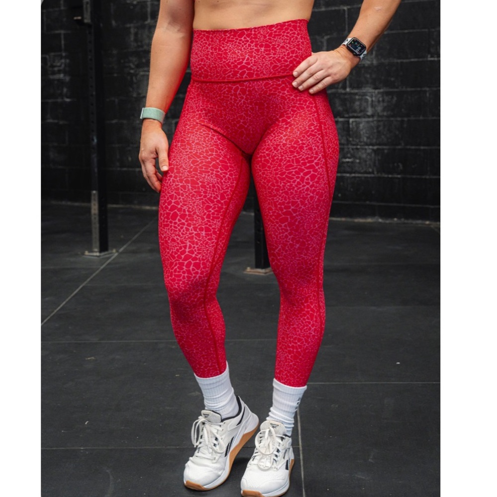 LSKD - Fusion 7/8 No Front Seam High Rise Leggings w Pockets in Red Vitality - M
